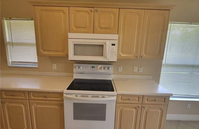 2803 8th Street W Gallery 4