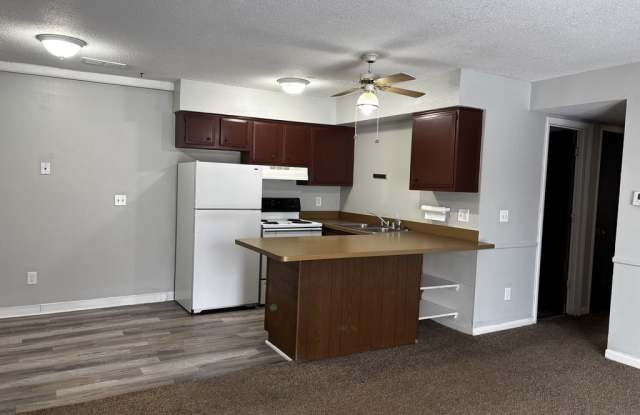 300 Cedarwood photos photos