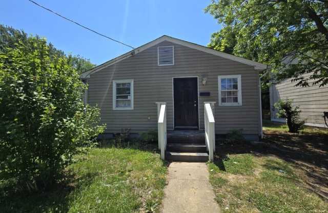 2423 Whitcomb St photos photos