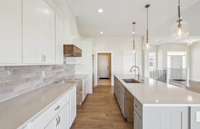 1395 Northwest Red Oak Drive Gallery 3