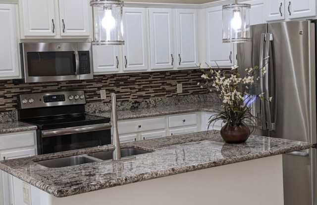 Beautiful 4 Bedroom in NW Pines photos photos