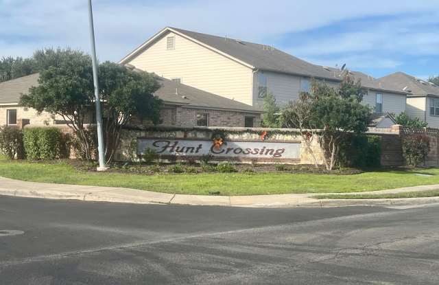 *MOVE IN SPECIAL* Large 3/2.5 ~ Conveniently located to JBSA Lackland and JBSA Kelly Field Annex ~ Move in Ready! Gallery 3