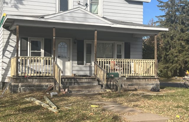 802 Niagara Street - 802 Niagara Street, Eau Claire, WI 54703