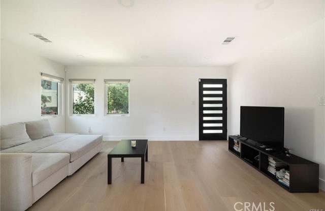 3023 Glendon Avenue Gallery 2