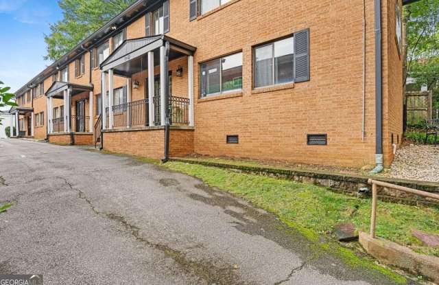 960 Saint Charles AVE NE 4 photos photos