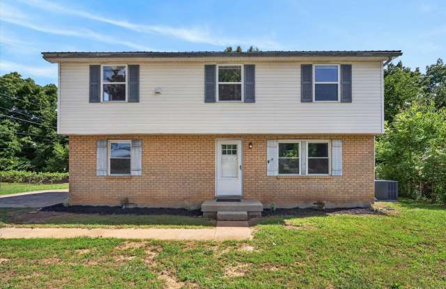 Pet Friendly Three Bedroom! photos photos Pet Friendly Three Bedroom! photos photos
