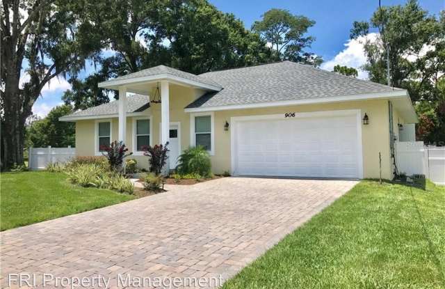 906 Dennis Avenue - 906 Dennis Avenue, Azalea Park, FL 32807