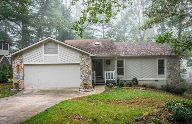 Rental Home in The Beautiful Village of Avery's Creek! - 4 Bramble Court, Avery Creek, NC 28704
