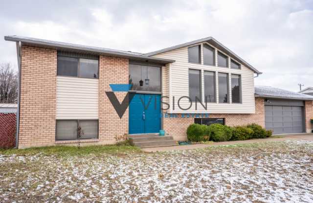 771 W 1700 N photos photos