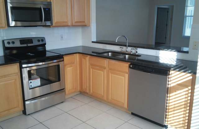 3 bedroom 2 bath 2 car garage for rent lease 188 Longview Ave., Celebration, FL 34747 photos photos