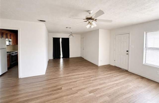 816 Azalea Court Gallery 2