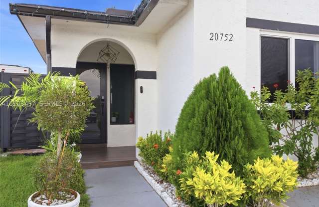20752 SW 121st Ct Gallery 3