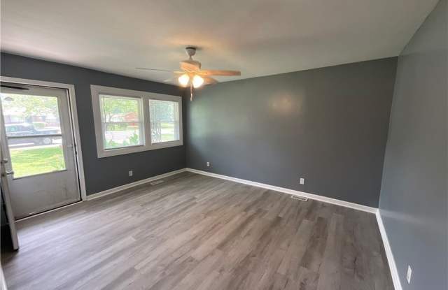 1422 Grandview Drive Gallery 2