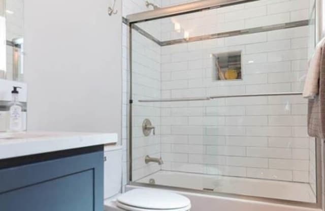 221 1/2 North Saint Louis St - 221 1/2 N St Louis St, Los Angeles, CA 90033