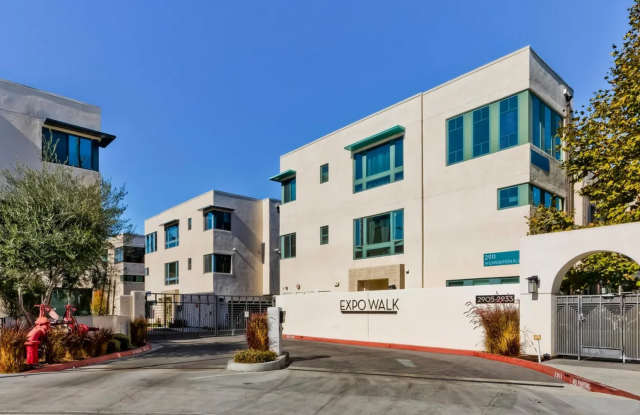 2907 Exposition Place photos photos