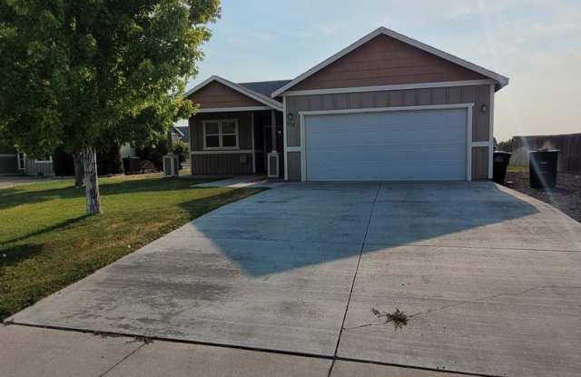 House with Double Car Garage photos photos