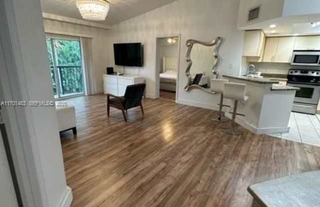 2119 SE 10th Ave photos photos