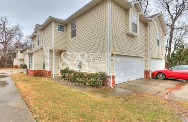 PRELEASING NOW FOR JULY 2026! Amazing 3 Bed/2.5 Bath/2-Car Garage Condo Minutes from Campus! photos photos