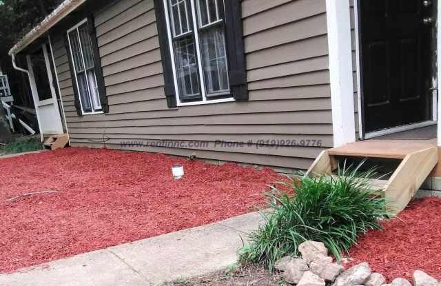 3 Bed 2 Bath w/ Master Bed downstairs near Crossroads Plaza, REI photos photos