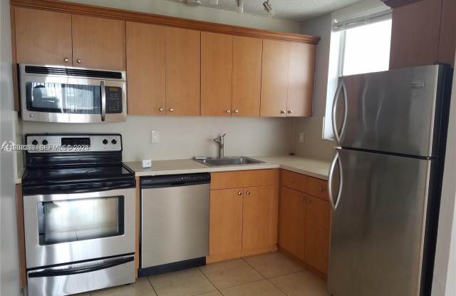 1801 S Treasure Dr photos photos