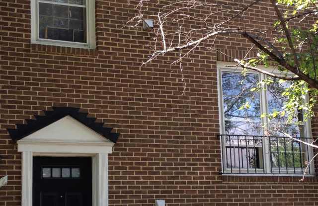 2822 ANDIRON LANE - 2822 Andiron Lane, Merrifield, VA 22180