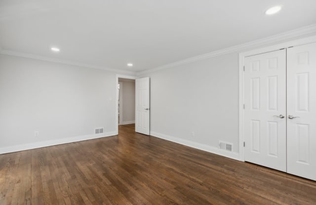 Spring Hill Apartments Gallery 4