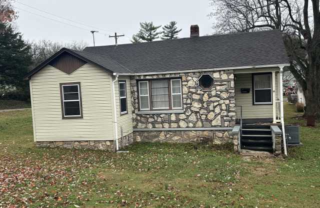 626 S High - 626 South High Street, Neosho, MO 64850