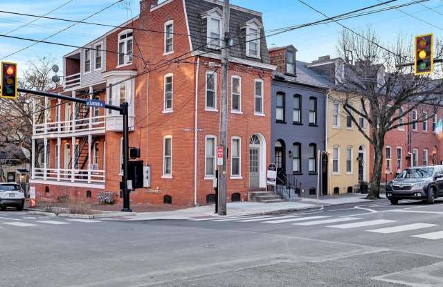 402 W LEMON STREET Gallery 3