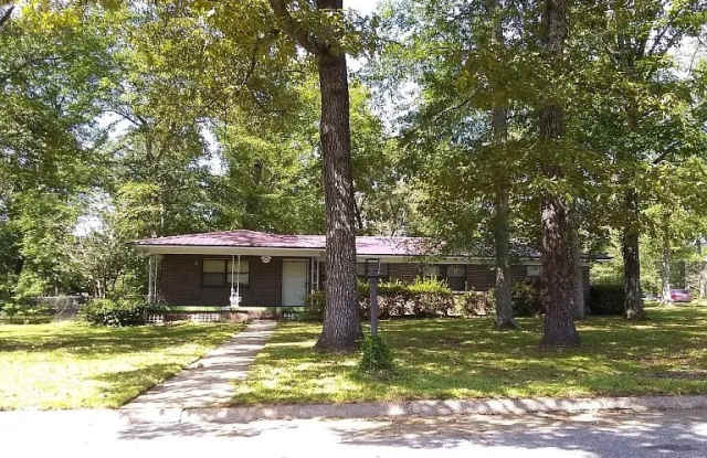 1000 Fairlane Drive photos photos