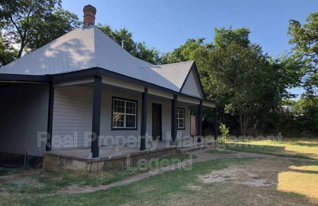 502 S. Rusk photos photos