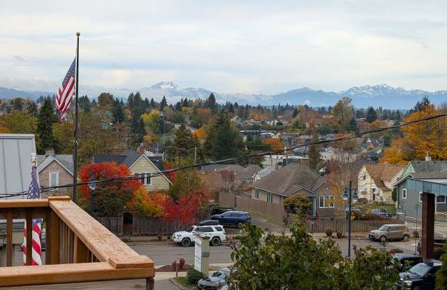 Easy Commute with Stunning Views! Gallery 4