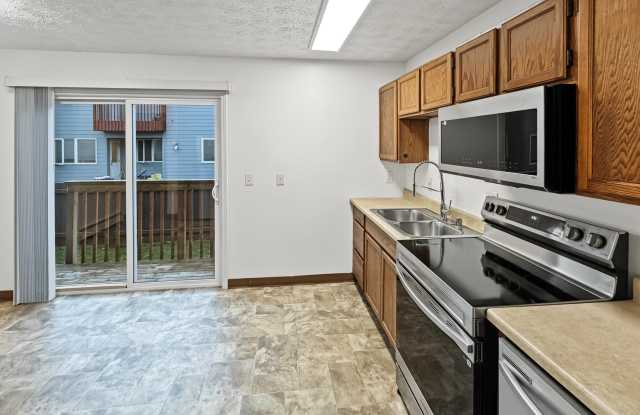 1810 East 72nd Avenue - B Gallery 1