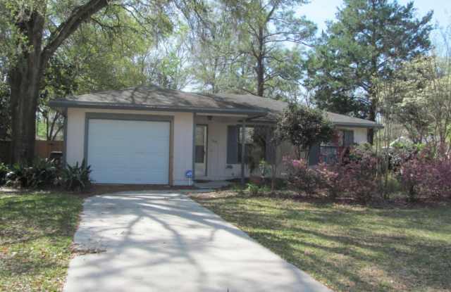 3/2 house in convenient NW location! photos photos