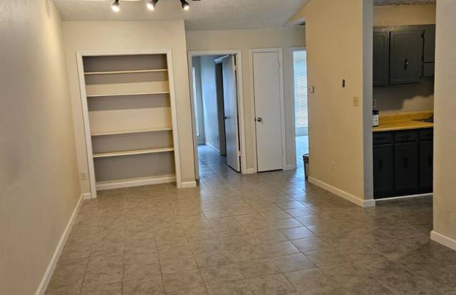 Conveniently Located Near Shopping, Dining Entertainment! Close to Tyndall AFB!! Gallery 3