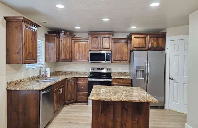 Beautiful 4 Bedroom Home Gallery 3
