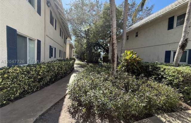 8607 SW 68th Ct Gallery 4