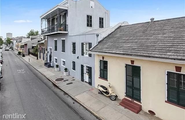 1135 Burgundy St - 1135 Rue De Bourgogne, New Orleans, LA 70116