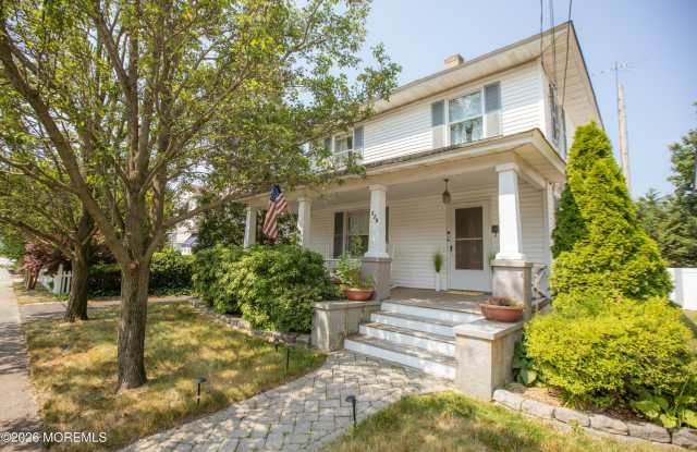 329 Richmond Avenue Gallery 1