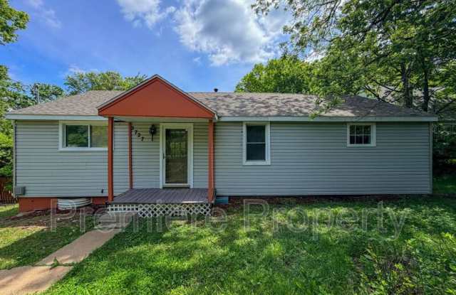 2727 S Vermont Ave photos photos