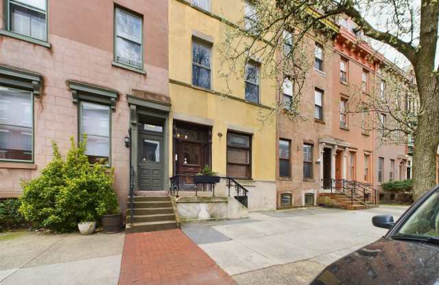 Bi-Level Two Bedroom Apartment in Fairmount! photos photos