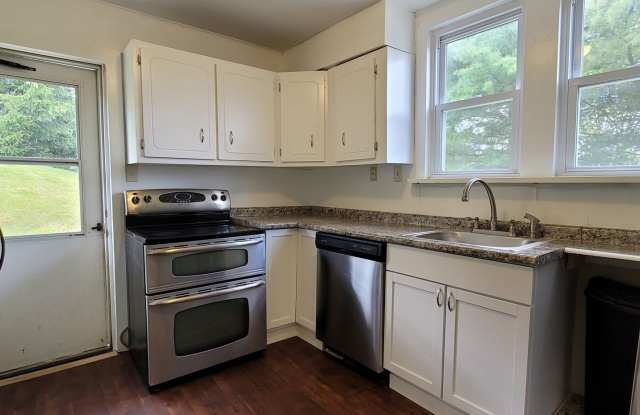 3 Bedroom - Castle Shannon Gallery 3