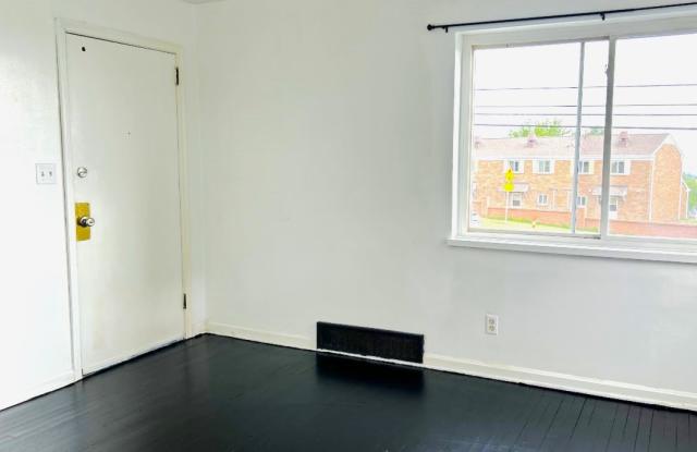 2514 Sunset Blvd. Gallery 2