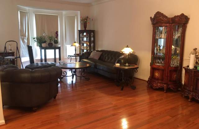 6513 MAJOR STREET Gallery 4