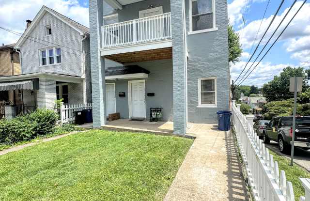 1720 Stratmore Street - 2 photos photos