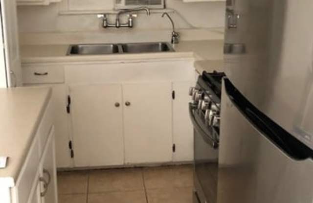 430 LAURELWOOD DR Gallery 2