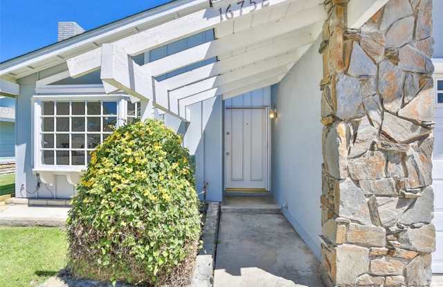 16752 Rhone Lane Gallery 3