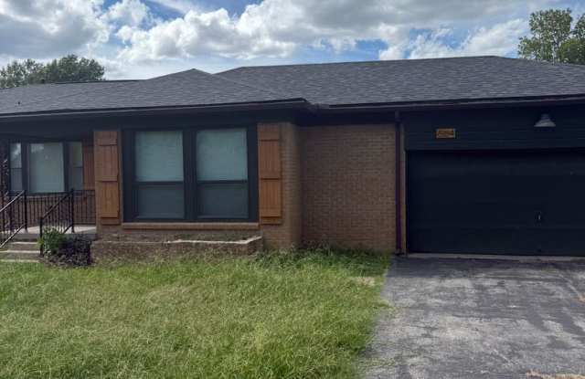 Charming Tulsa Home – 564 S 87th E Ave Gallery 3