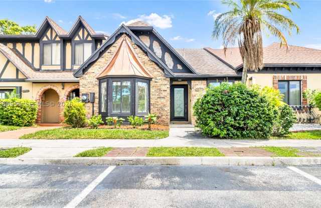 8957 NW 44th Ct Gallery 4