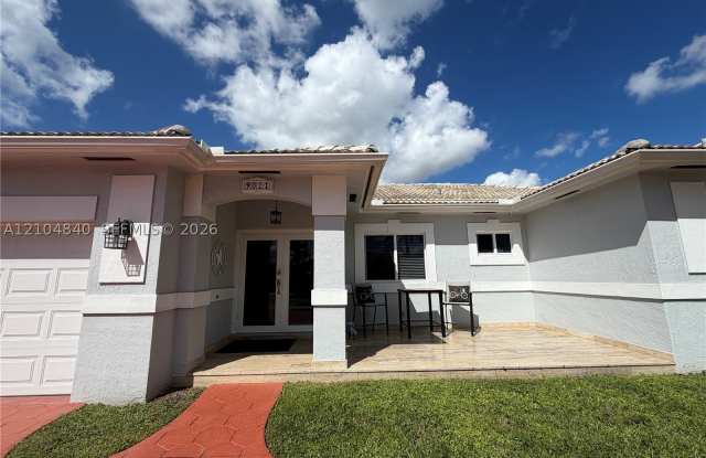 9011 NW 162nd Ter Gallery 2