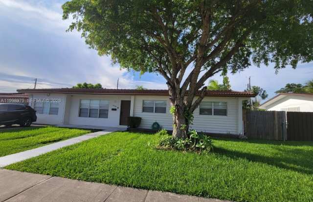 8245 SW 43rd St photos photos